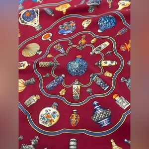 Hermès Qu`importe le flacon silk scarf
